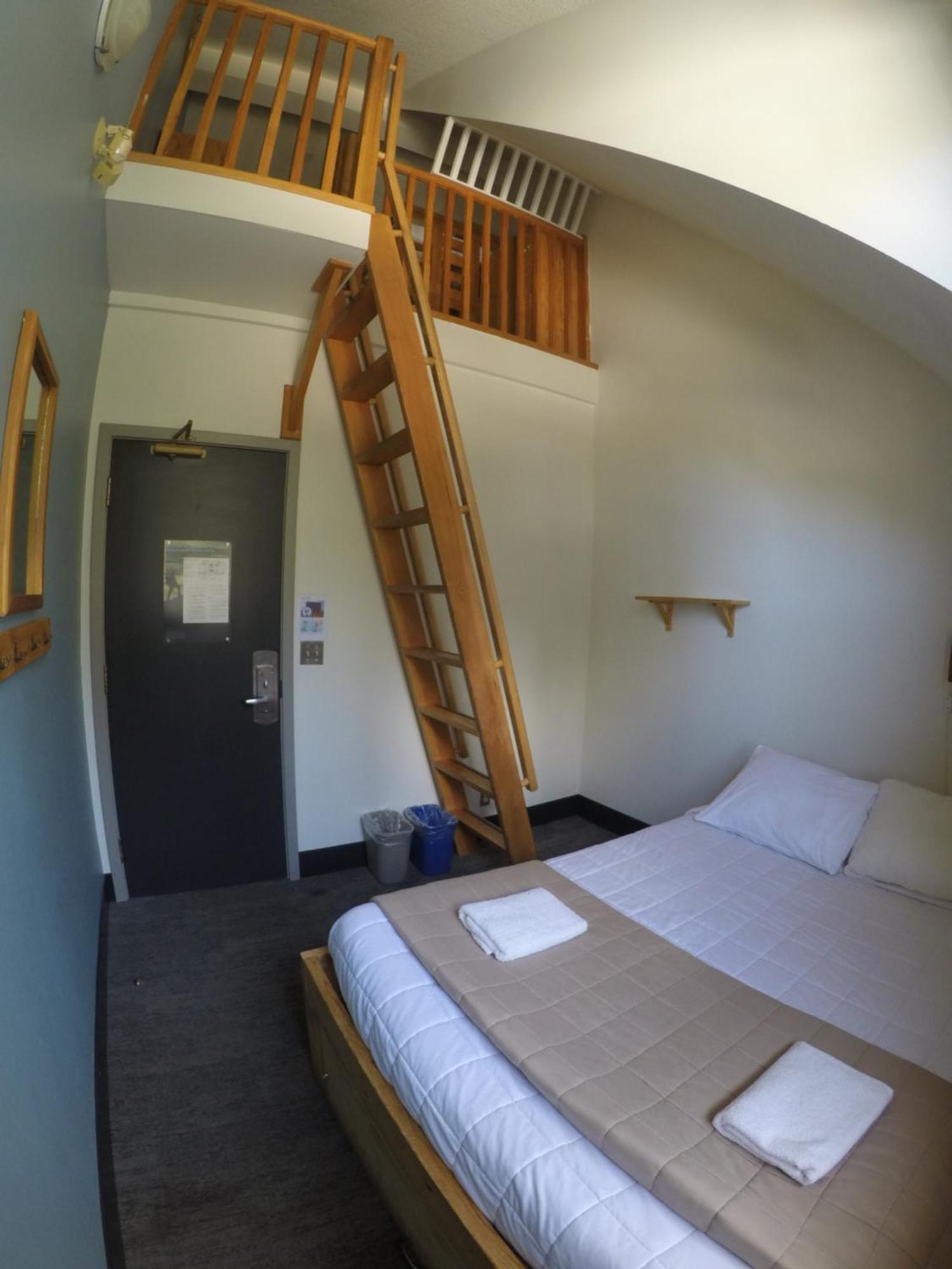 Hi Lake Louise Alpine Centre - Hostel Εξωτερικό φωτογραφία
